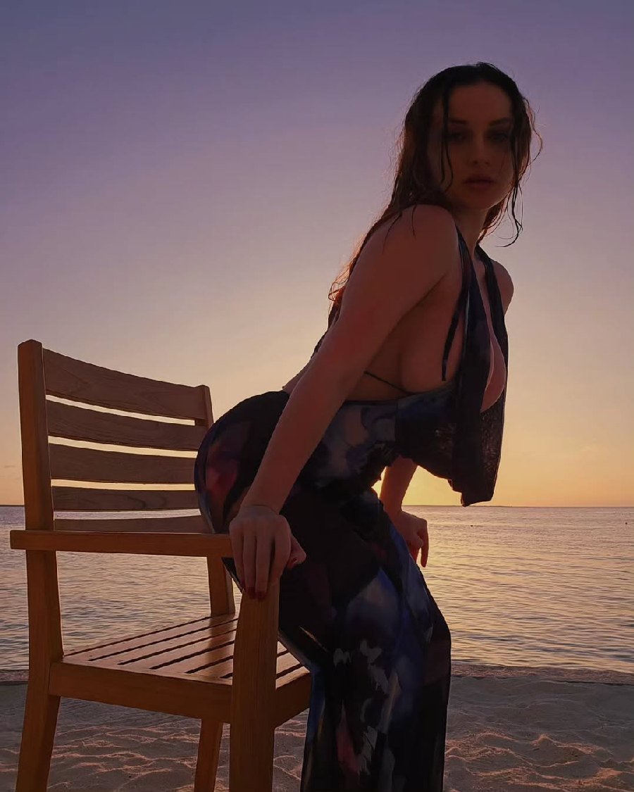 Sexy girl Miranda Faith nude in Bangalore