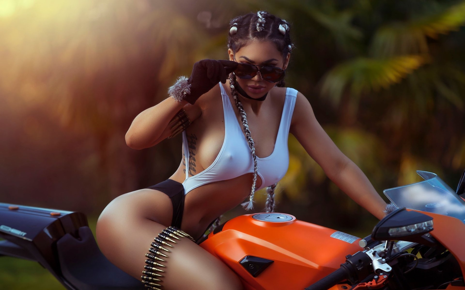 Take a pause and enjoy Girls with tattoos and motorcycles — streaming from Bangalore