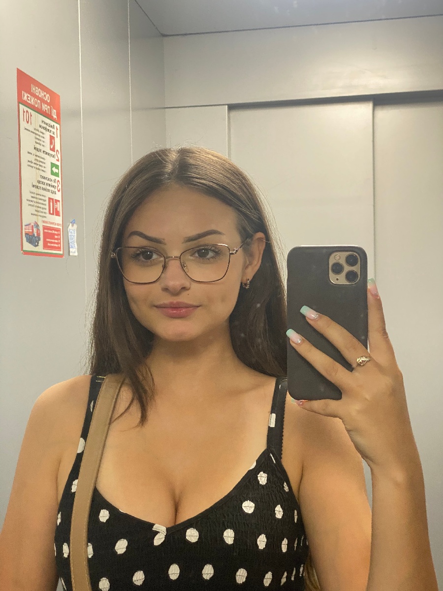 Sexy model Stacy in Bangalore